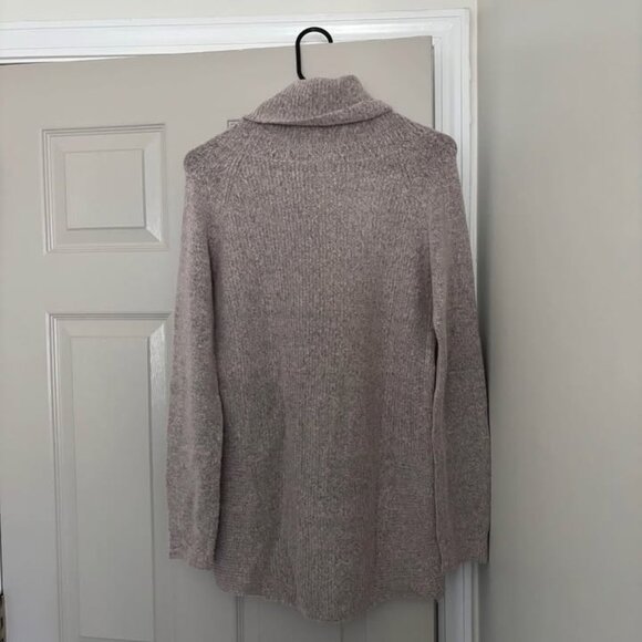 Like new women’s cowl neck tunic sweater size XS - Picture 3 of 5